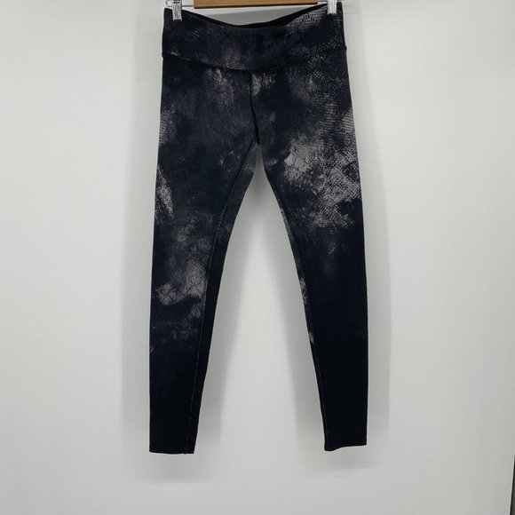 Alo Yoga Black Smoke Airbrush print leggings Med - Picture 11 of 14